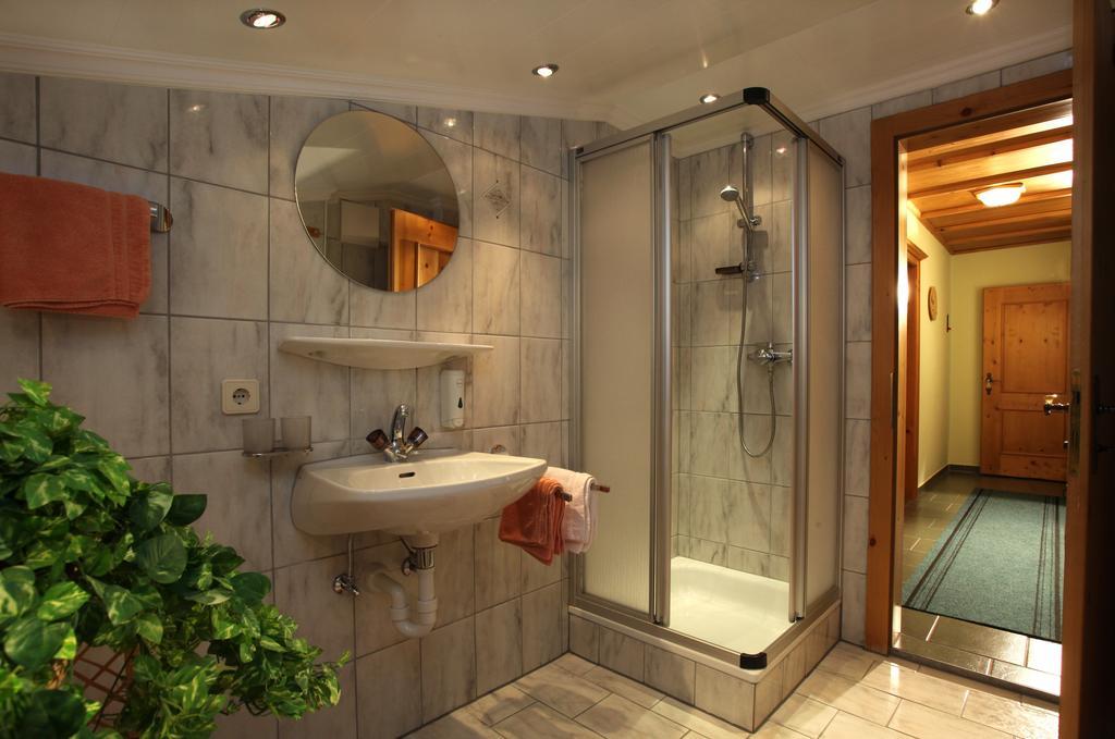 Gaestehaus Hoelzl Itter Room photo